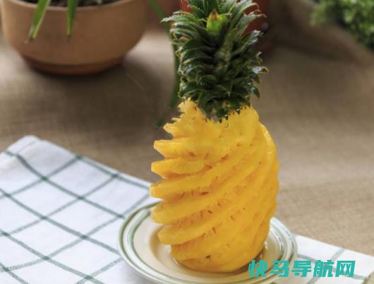 半个菠萝热量大还是一袋方便面热量大？半个菠萝的热量高吗